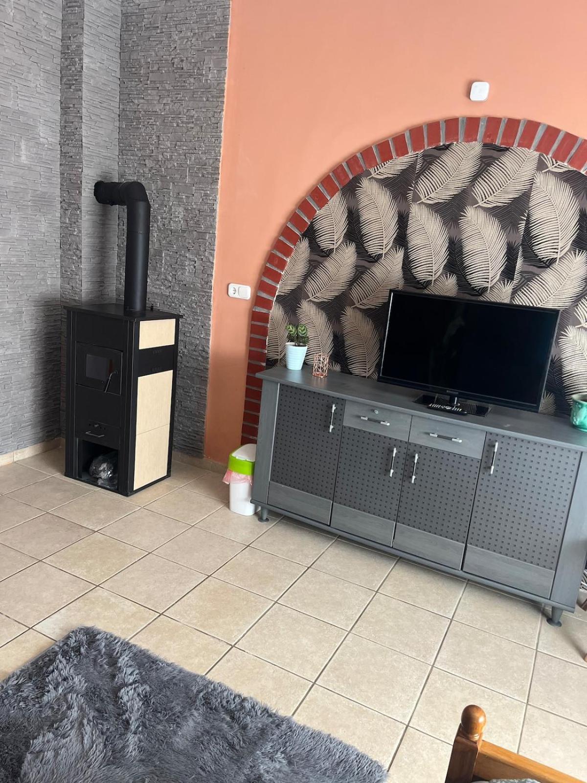 Tejfeles Vendeghaz Apartment Porva ภายนอก รูปภาพ