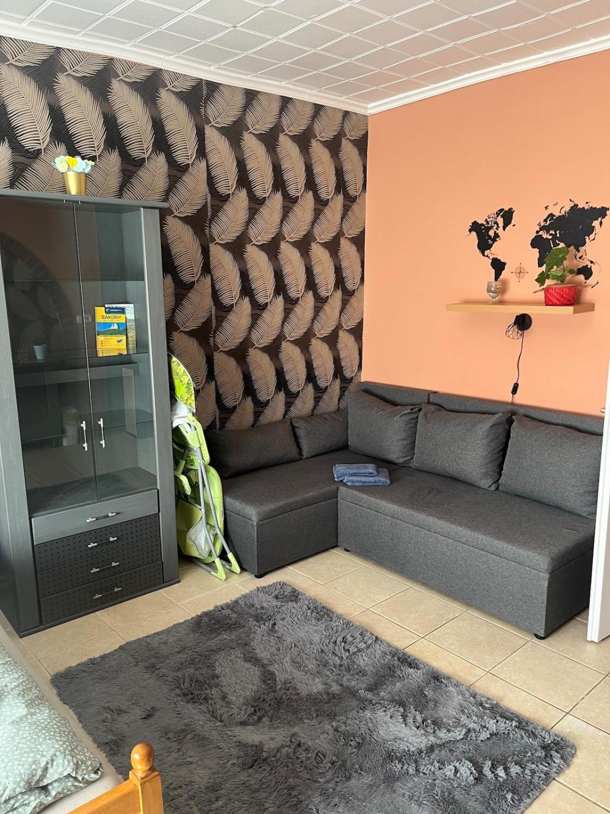 Tejfeles Vendeghaz Apartment Porva ภายนอก รูปภาพ
