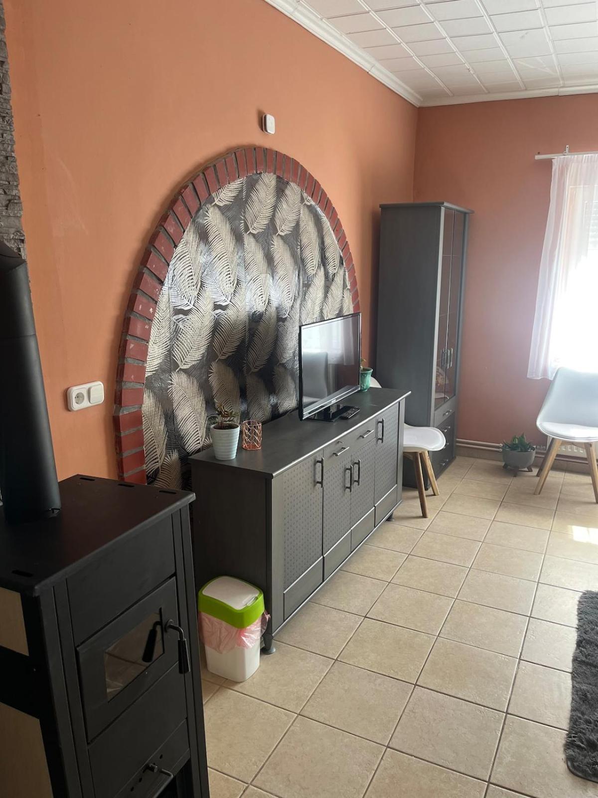 Tejfeles Vendeghaz Apartment Porva ภายนอก รูปภาพ