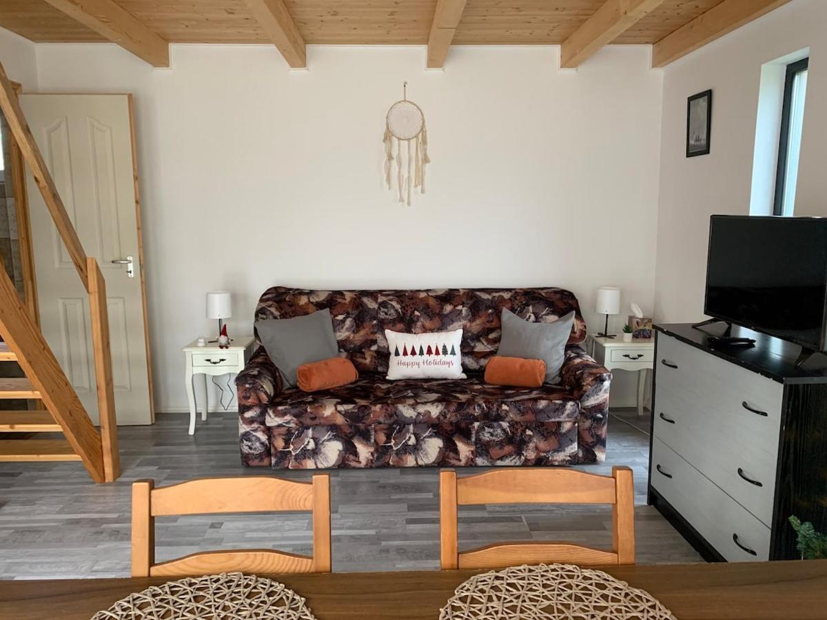Tejfeles Vendeghaz Apartment Porva ภายนอก รูปภาพ