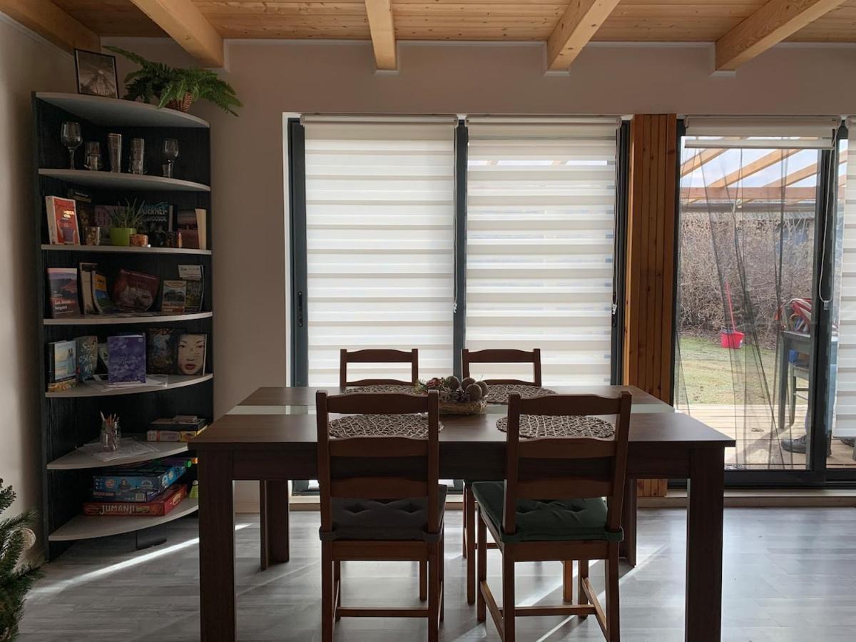 Tejfeles Vendeghaz Apartment Porva ภายนอก รูปภาพ