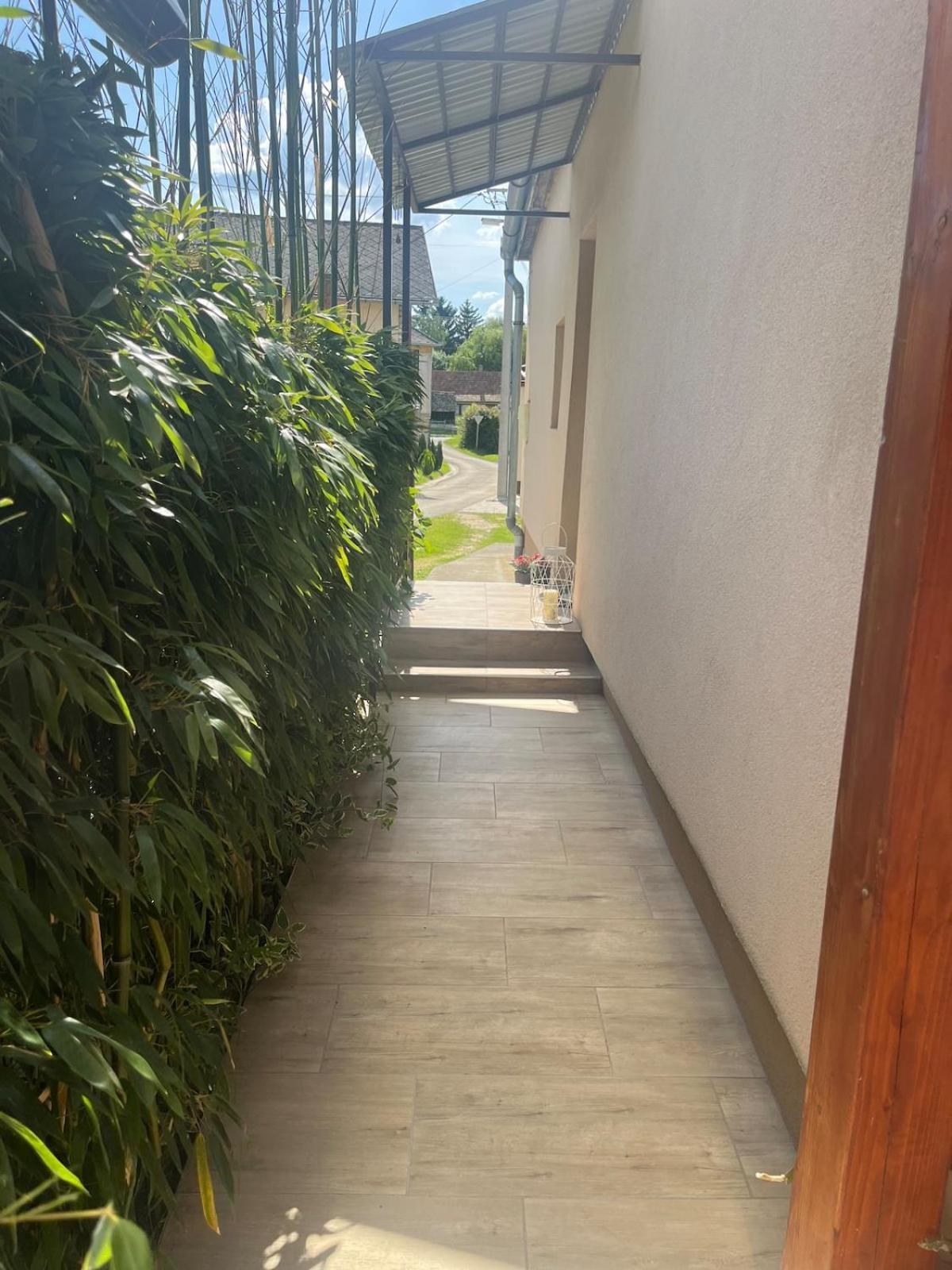 Tejfeles Vendeghaz Apartment Porva ภายนอก รูปภาพ