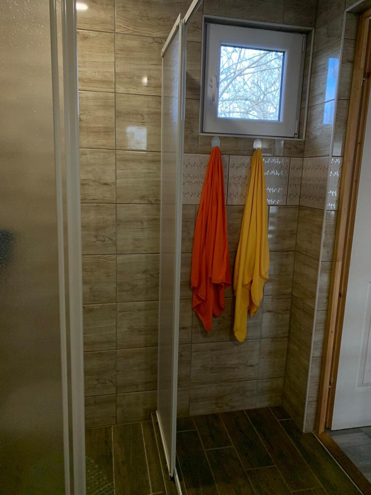 Tejfeles Vendeghaz Apartment Porva ภายนอก รูปภาพ