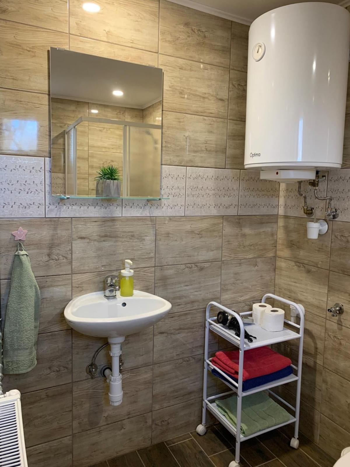 Tejfeles Vendeghaz Apartment Porva ภายนอก รูปภาพ