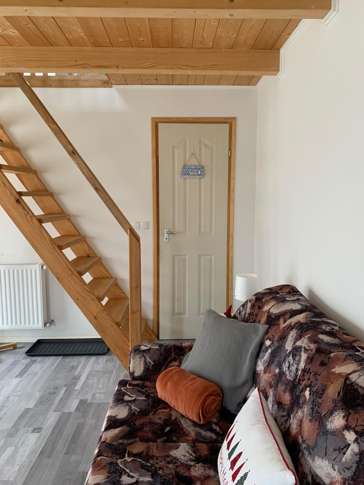 Tejfeles Vendeghaz Apartment Porva ภายนอก รูปภาพ